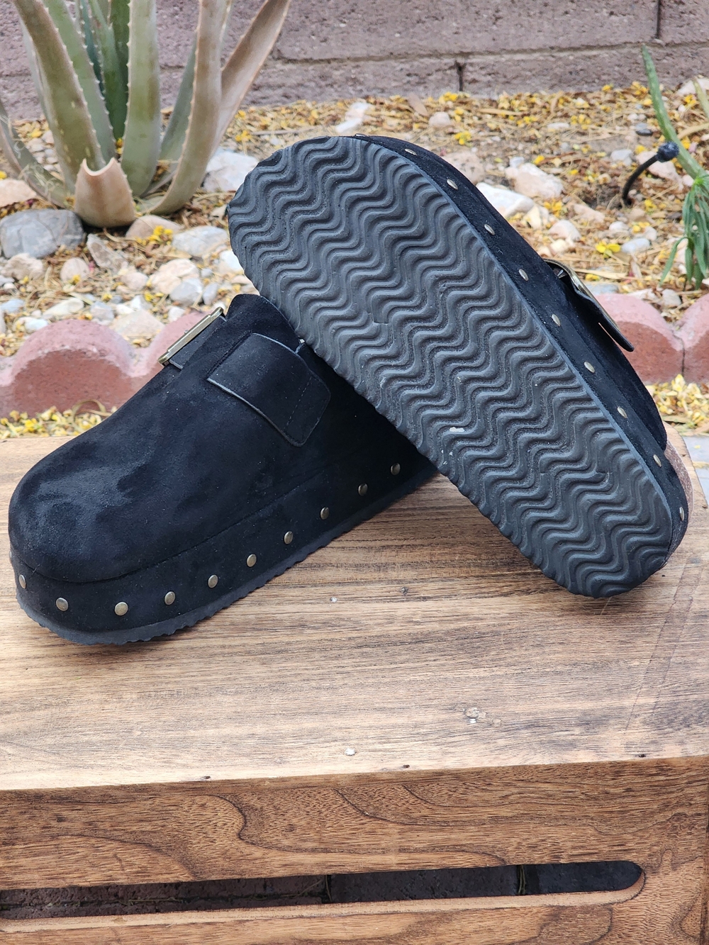 Madden Girl Women's Luna Black Suede Platform Slip-On Clogs Mule Size 6 - Picture 11 of 11